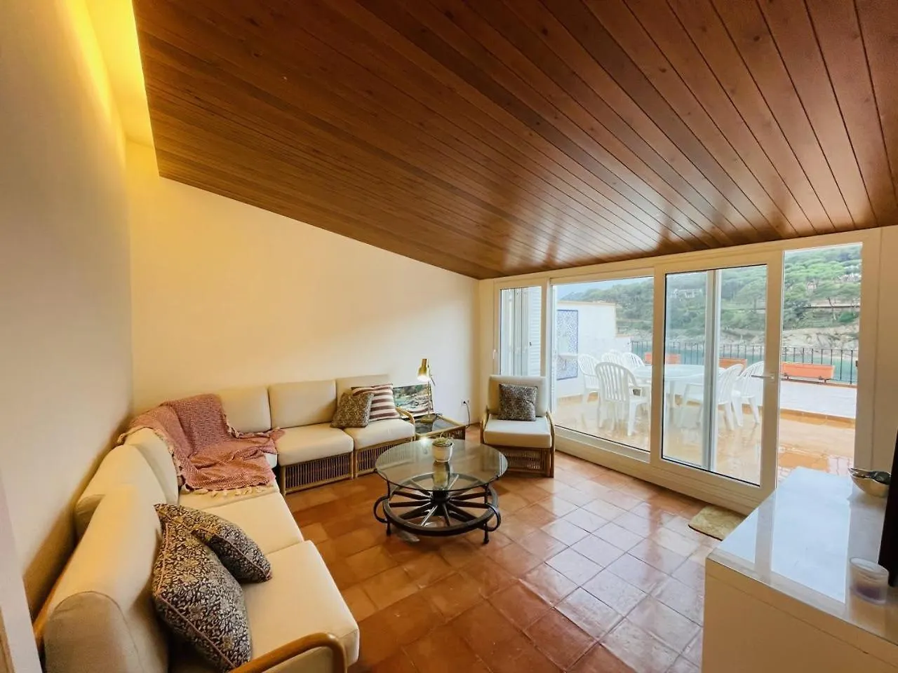 Tamariu Platja - Penthouse On Passeig Del Mar. Apartment