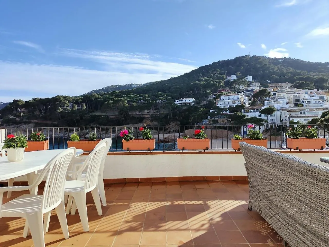 Tamariu Platja - Penthouse On Passeig Del Mar. Apartment