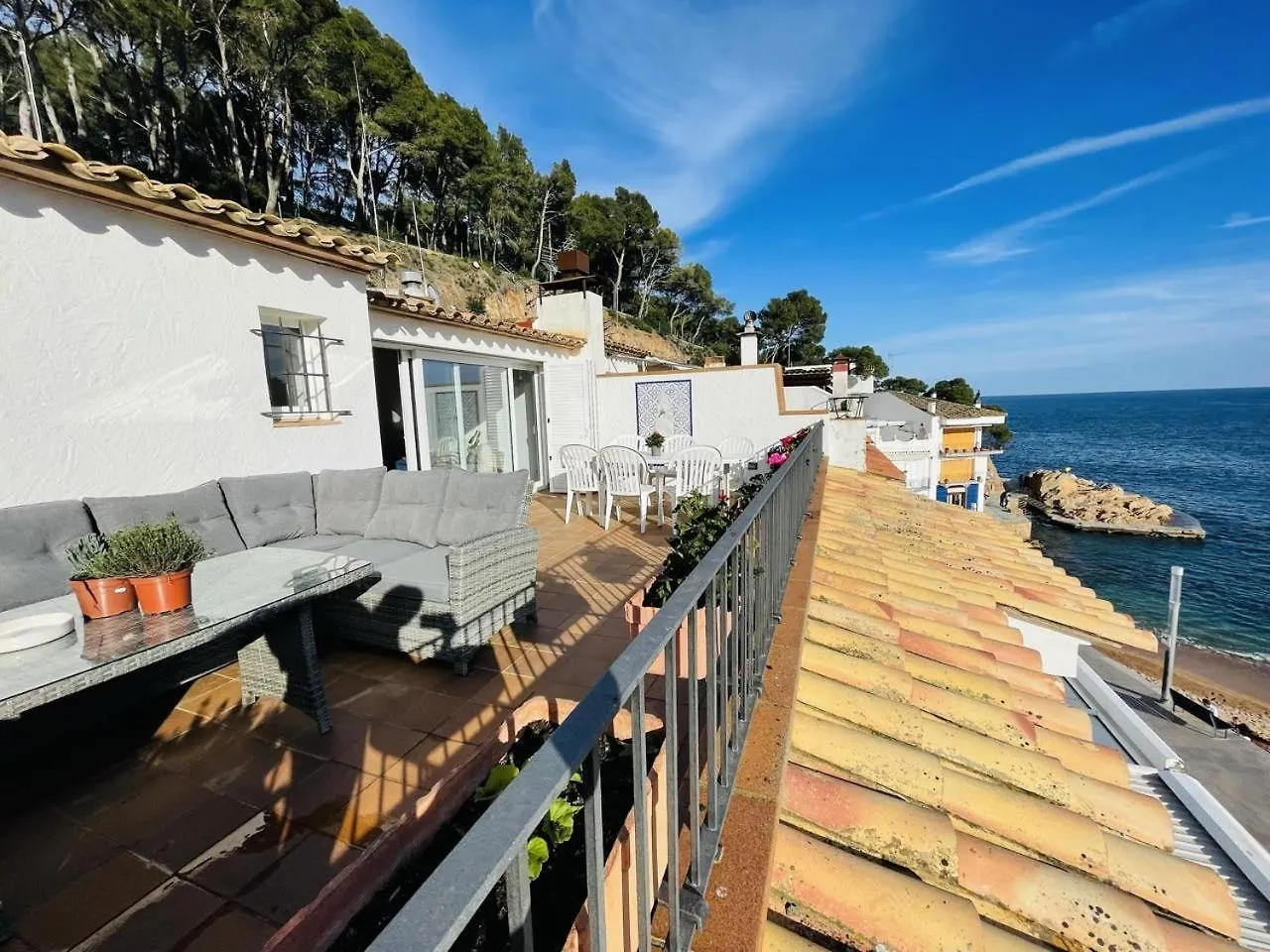Tamariu Platja - Penthouse On Passeig Del Mar. Apartment Spain