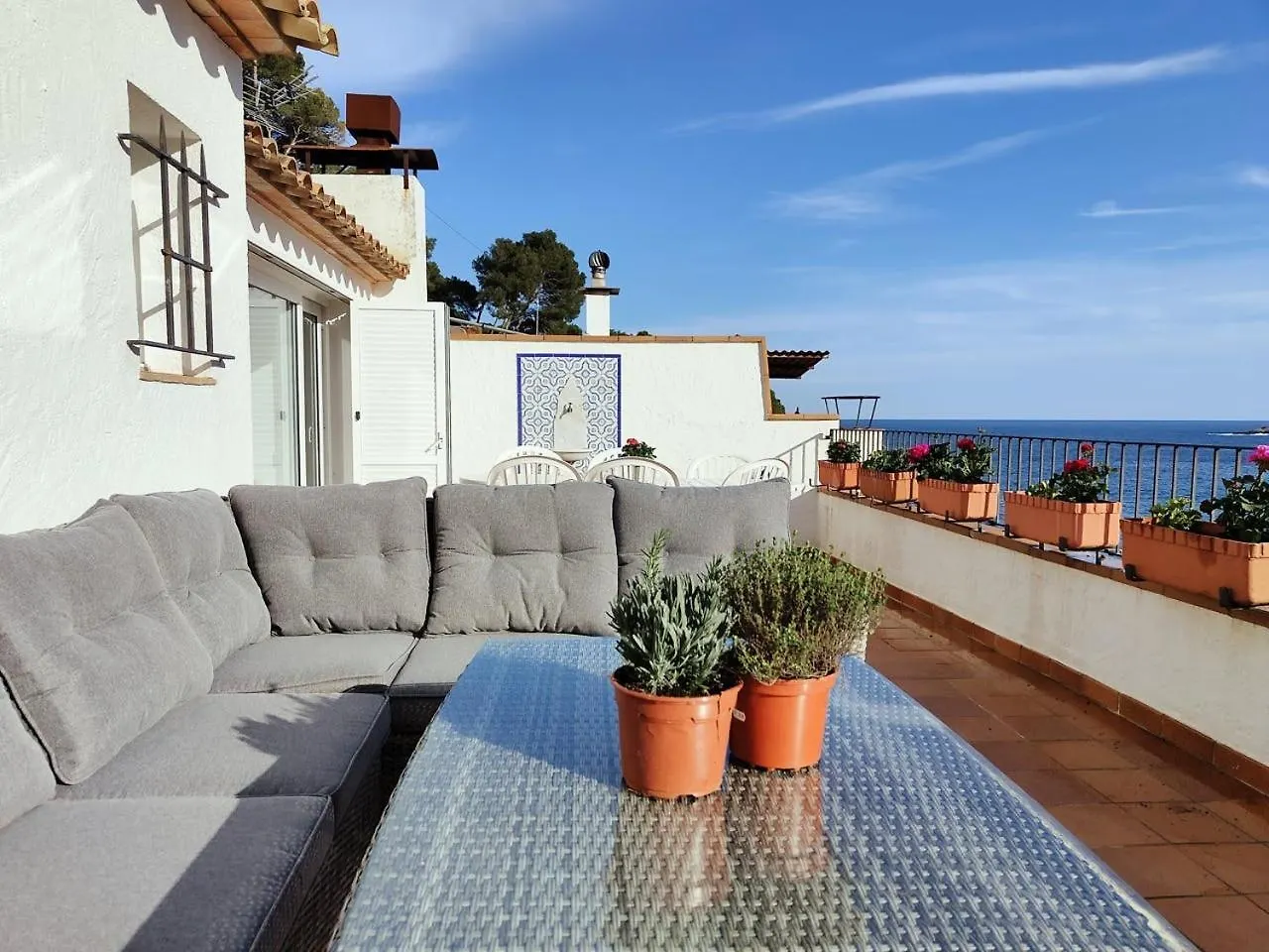 Tamariu Platja - Penthouse On Passeig Del Mar. Apartment