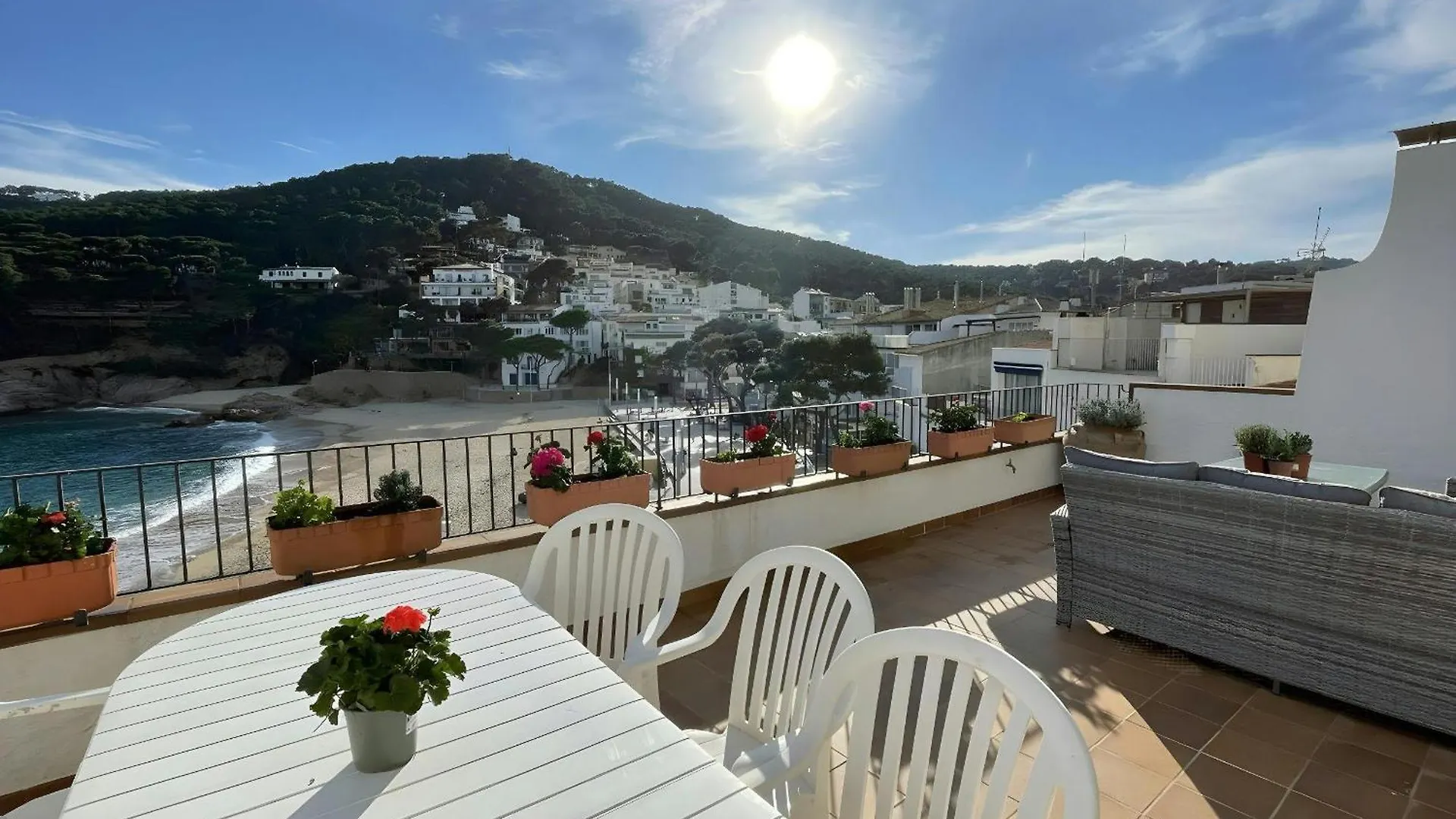 Tamariu Platja - Penthouse On Passeig Del Mar. Apartment Spain