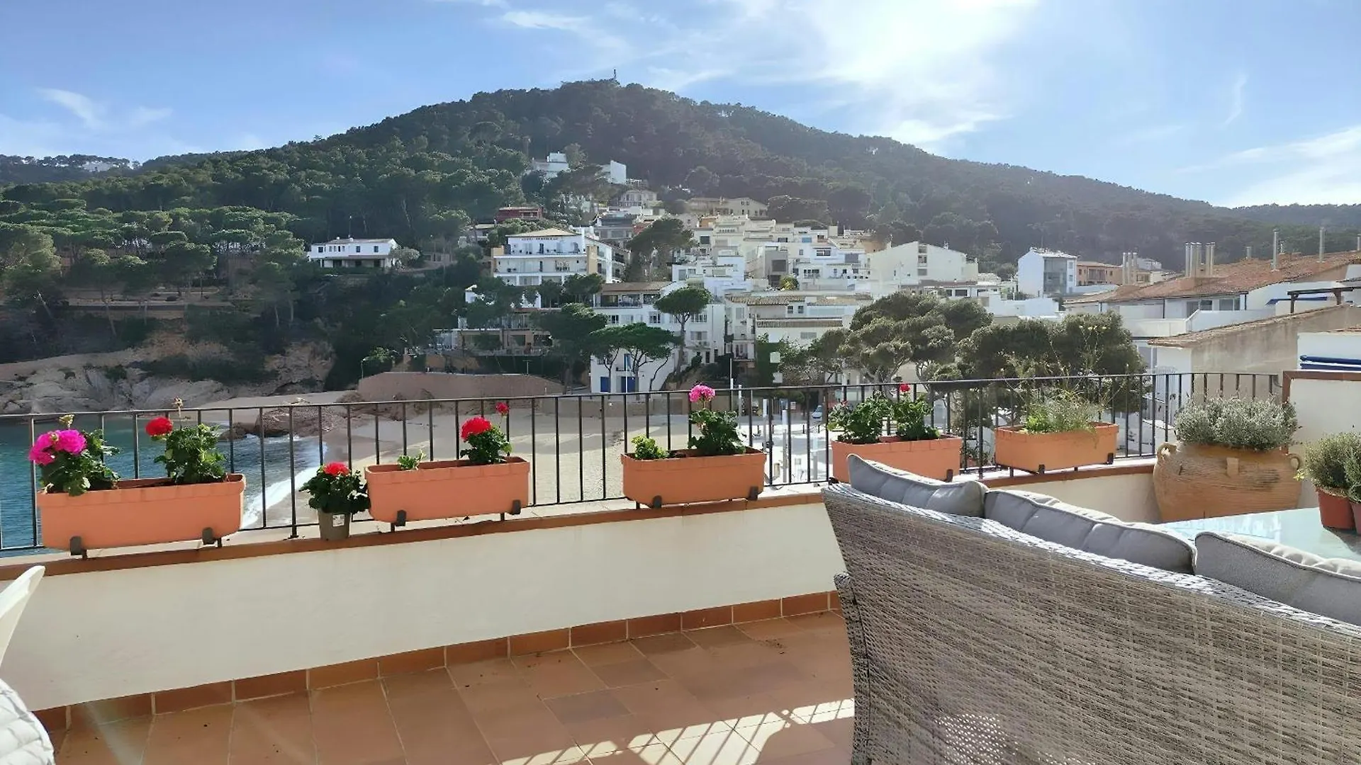 Tamariu Platja - Penthouse On Passeig Del Mar. Apartment
