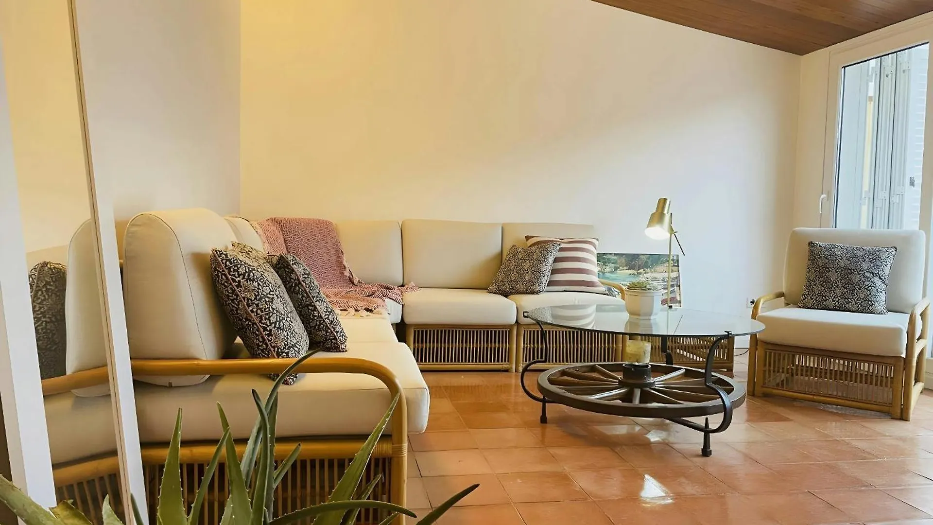 Tamariu Platja - Penthouse On Passeig Del Mar. Apartment
