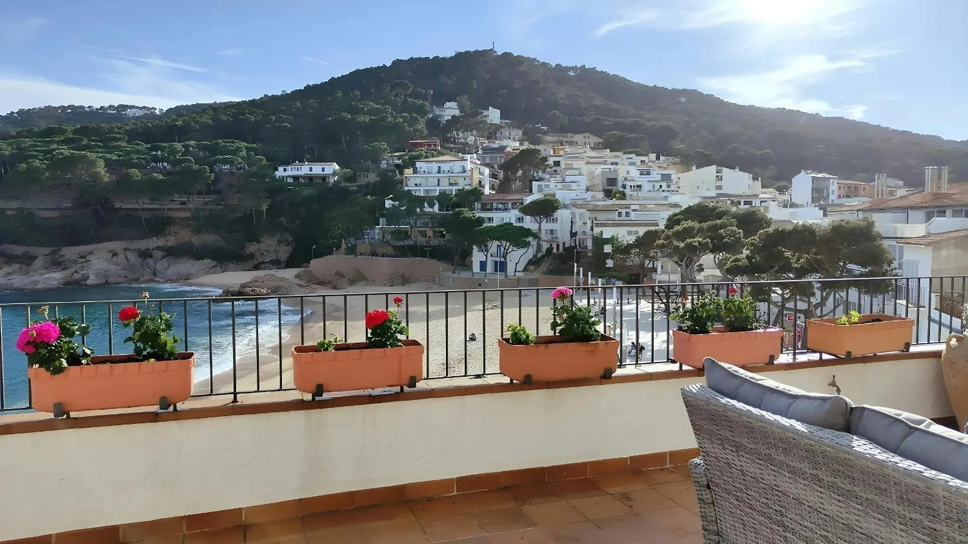 Tamariu Platja - Penthouse On Passeig Del Mar. Apartment