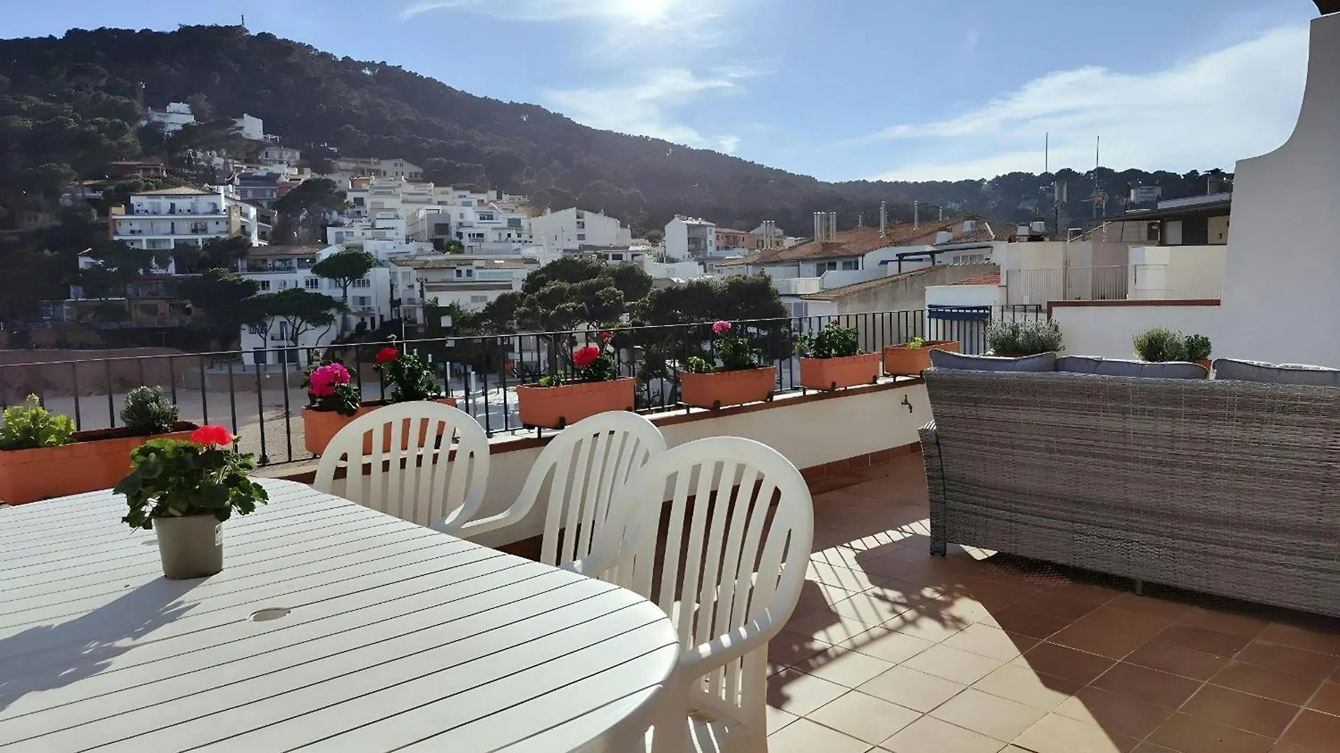 Tamariu Platja - Penthouse On Passeig Del Mar. Apartment Spain