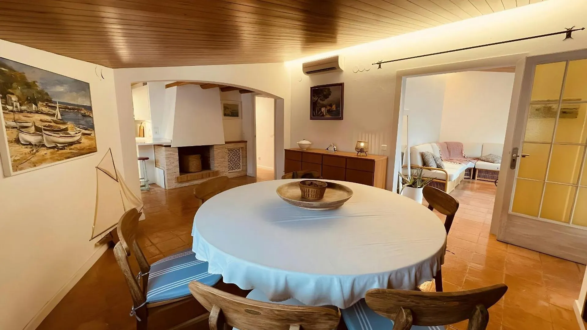 Tamariu Platja - Penthouse On Passeig Del Mar. Apartment