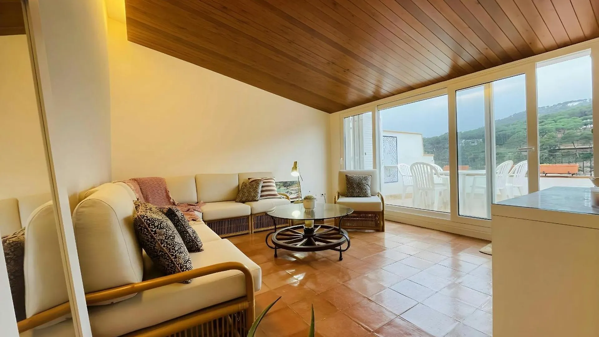 Tamariu Platja - Penthouse On Passeig Del Mar. Apartment