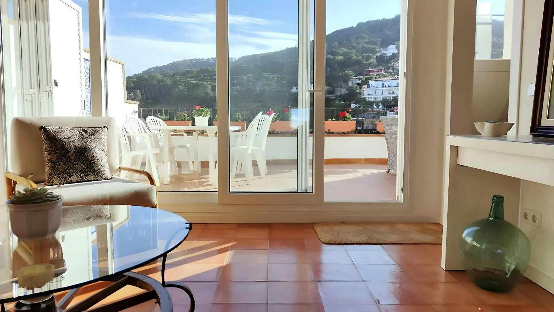 Tamariu Platja - Penthouse On Passeig Del Mar. Apartment