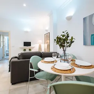 Lanza Apartment Seville
